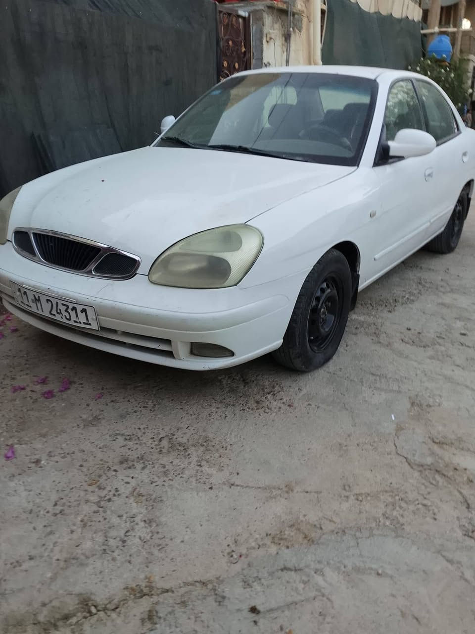 سلام عليكم دايو نوبرا ٢٠٠١ رقم بغداد تحويل مباشر سنوية ساقطة صارلها ٣ أشهر مكينة وكير مكفول بيه جاملغ تعمير ونص البنيد الايسر ومصبوغات السعر ٣٨ وبيها مجال مكاني بغداد  *********** _  ***********
