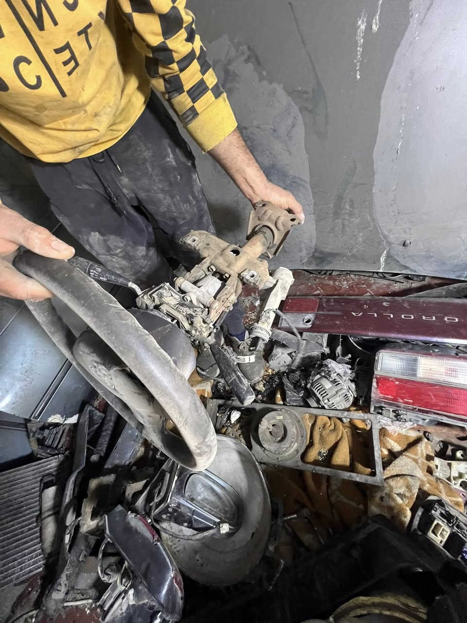 السلام عليكم
غراض كورلا 93. بيبان 3  زوج جاملغات وبنيد. وصطاب خلفي كامل  مجمع ستيرن كامل وفابريتر جديده راديتر تبريد. وتخم بطاين جدد.  ولايتات خليجي حاويه.  ***********  بصره ابي الخصيب. حمدان

*********** واتساب. حسن. ابورقيه حسن علي
