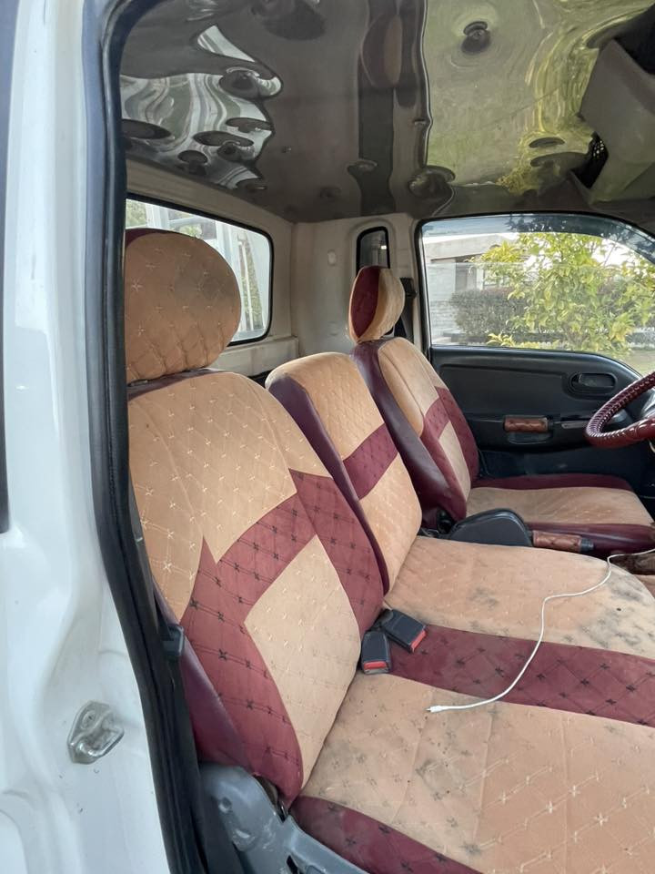 السلام وعليكم 
كيا حمل 2015 
سنويه 28 
تحويل مباشر 
بيها صبغ كما موشر بالصور 
السعر 105$ وبيها مجال 
***********
