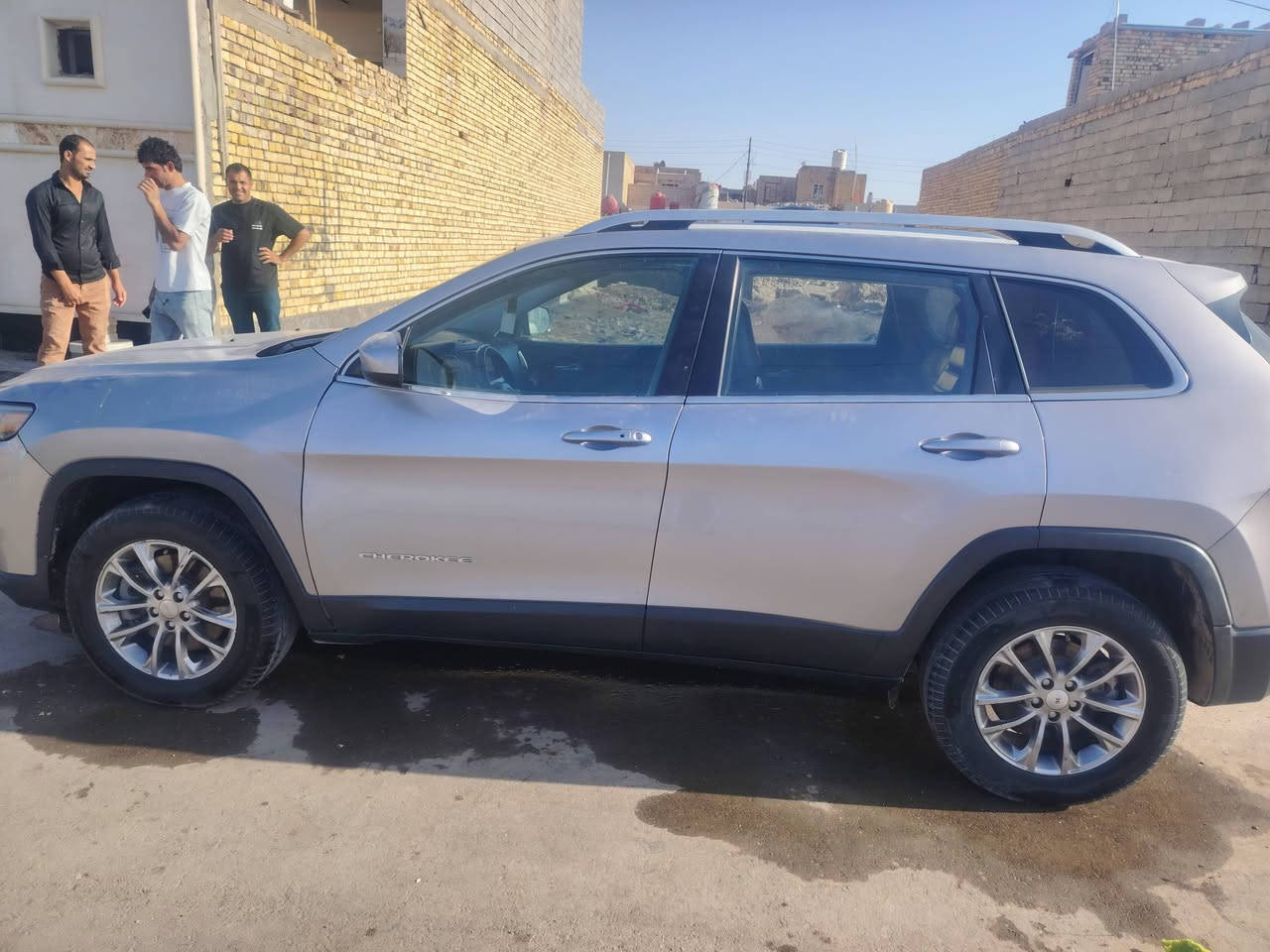 السلام عليكم جيب مديل 19رقم ميسان انكليزي بسمنا شاشه تحكمات مثبت سرعه كشنات جلد تبريد مكينه كير حداد كله جاهزه مكينه ٦ فور ويل حادثه جاملغ وبنيد بدون دواخل
***********
