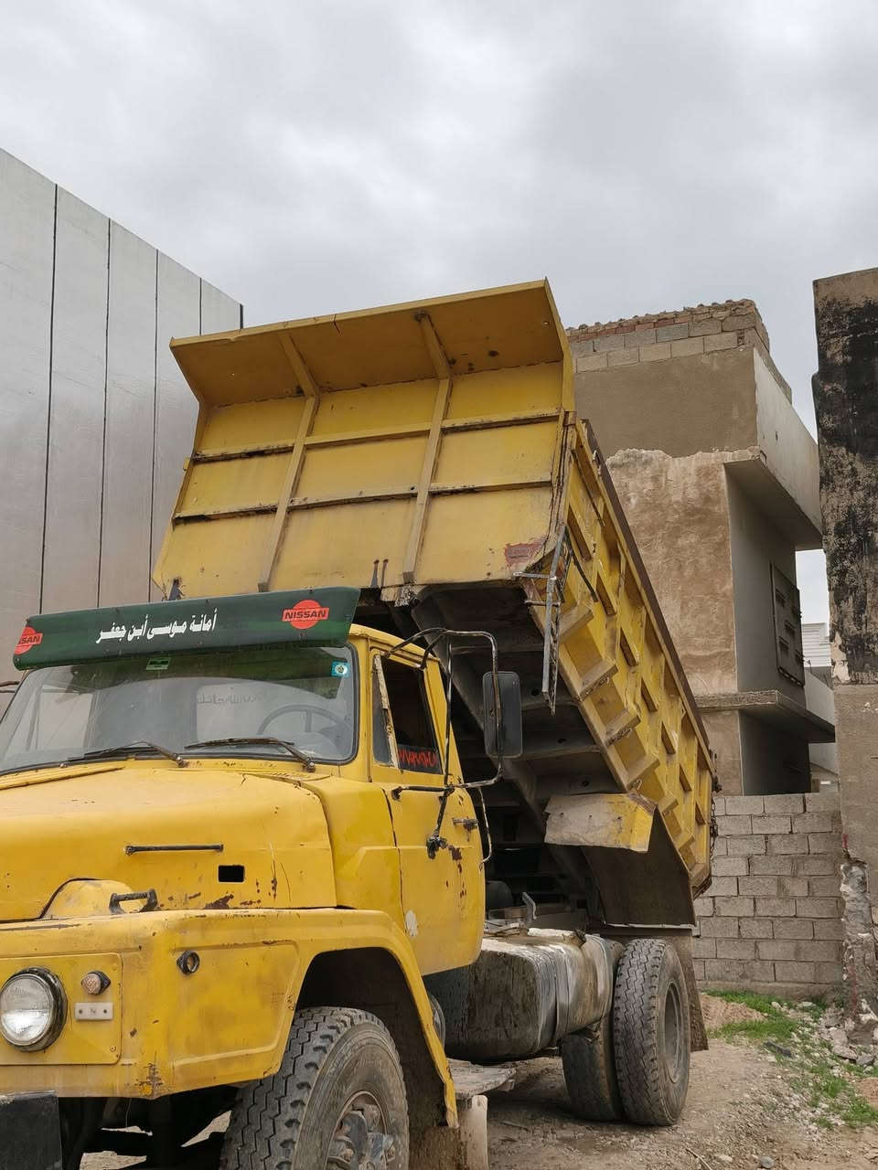 نيسان البيع موديل ٨١ كير محرك شرط تايرات جديد حصه كاز بي كهربائية كل شغال سيارة جاهزة رقم إنكليزي مكان كركوك رقم موبايل ***********
