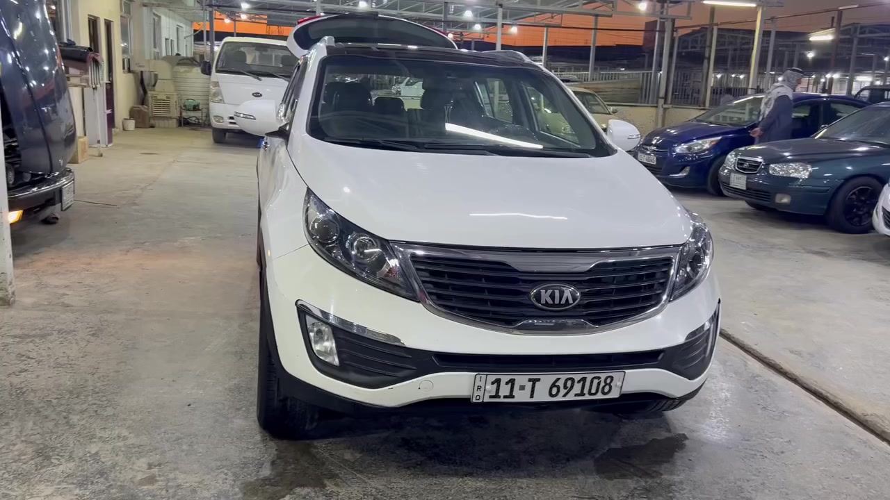 السلام عليكم جايبلكم توسان +سبورتج خليجي جميع تفاصيل سيارات  مذكورة بالفيديو  العنوان معارض اليوسفيه (معرض المهندس) قرب محطه وقود ناحيه الرشيد للاستفسار الاتصال على ***********
