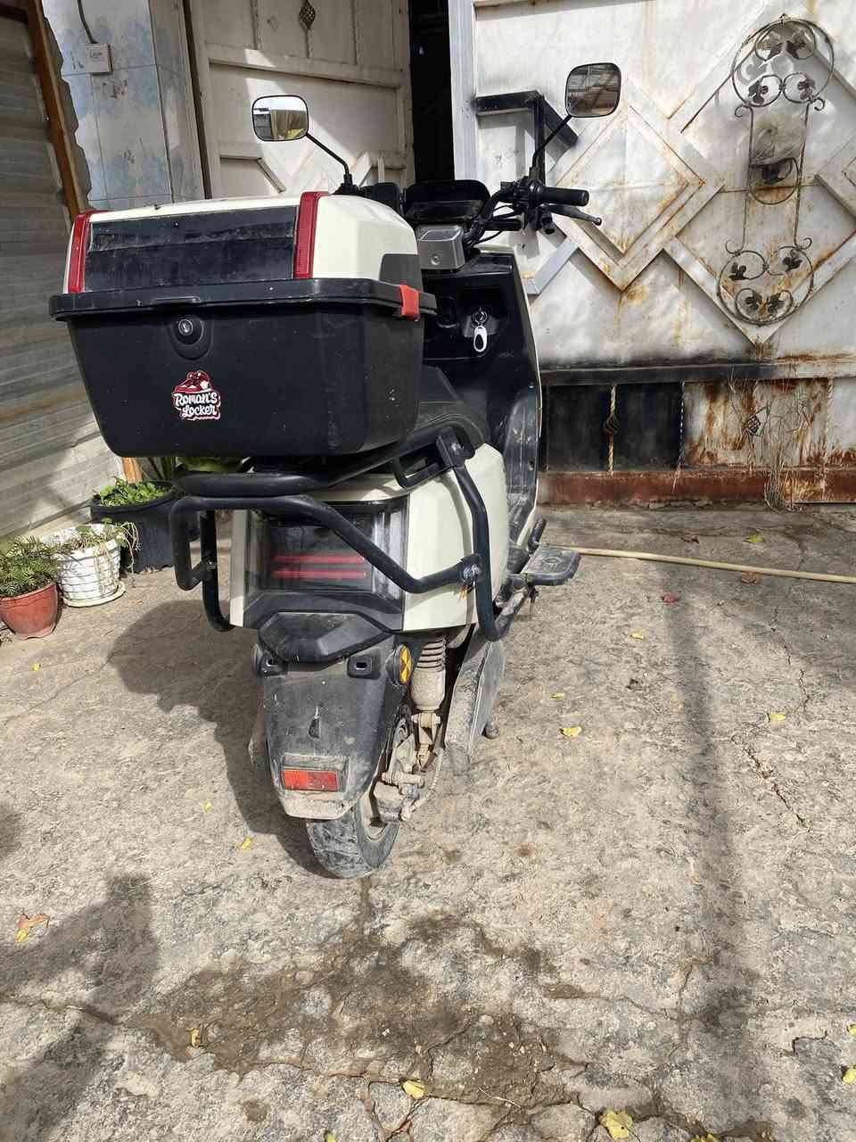 دراجه شحن 2025 للبيع سعر 650 وبيه مجال مكان الطارميه الشراي يتصل ***********
