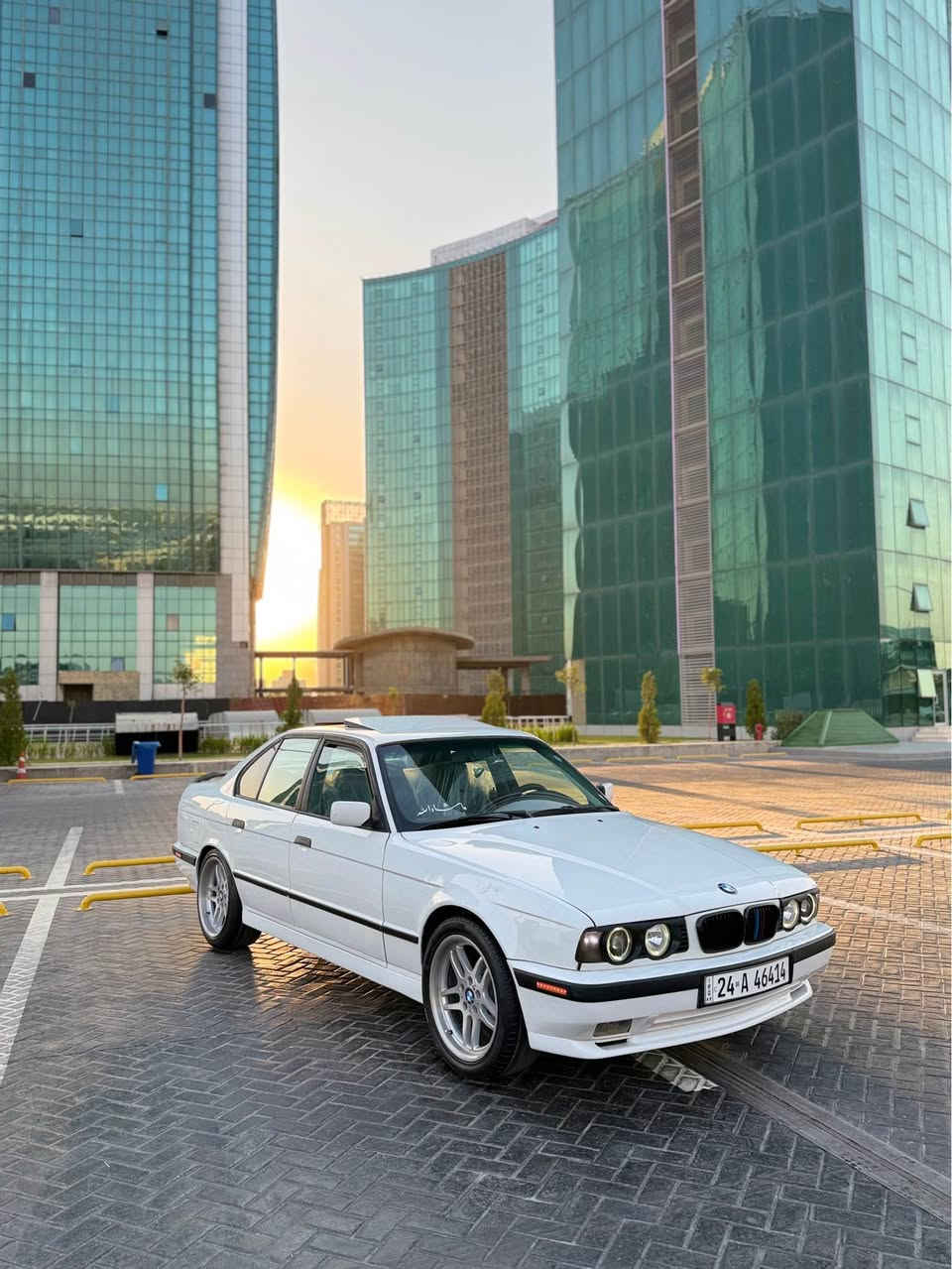 شتی جوان و پاک 🇩🇪
بی ئێم بۆ فرۆشتن 
مۆدێل 1992
گێڕ ئۆتۆماتیک بیلاد مەکینە 525i
گێڕو مەکینەو تەقەو ڕەقەو تەبرید بەشەرت 
سەیارە یەک پارچەو نیوی  بۆیاخە بەبێ لێدران 
زۆر تازە ماوەتەوە ماڵی دۆستە چوار تایەیی تازەی بۆ بەسراوە سێرڤزی عامی بۆ کراوە 
هەموو گیانی بەشەرتە 
شوێن هەولێر 
سعری 68مەجالێکی بریانە 
ژ.م *********** أربيل, العراق

