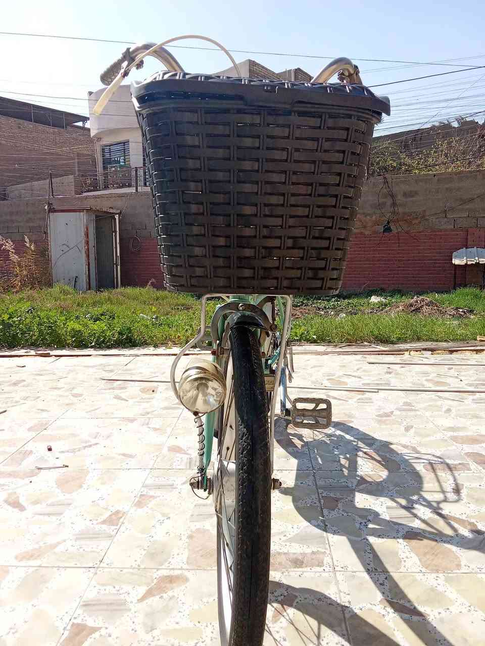 سلام عليكم بايسكل نو ع تكسي ابلاد  كامل حجم 20 السعر80الفالاتصال***********يوجد توصيل محافظات. شكرا للاداره
