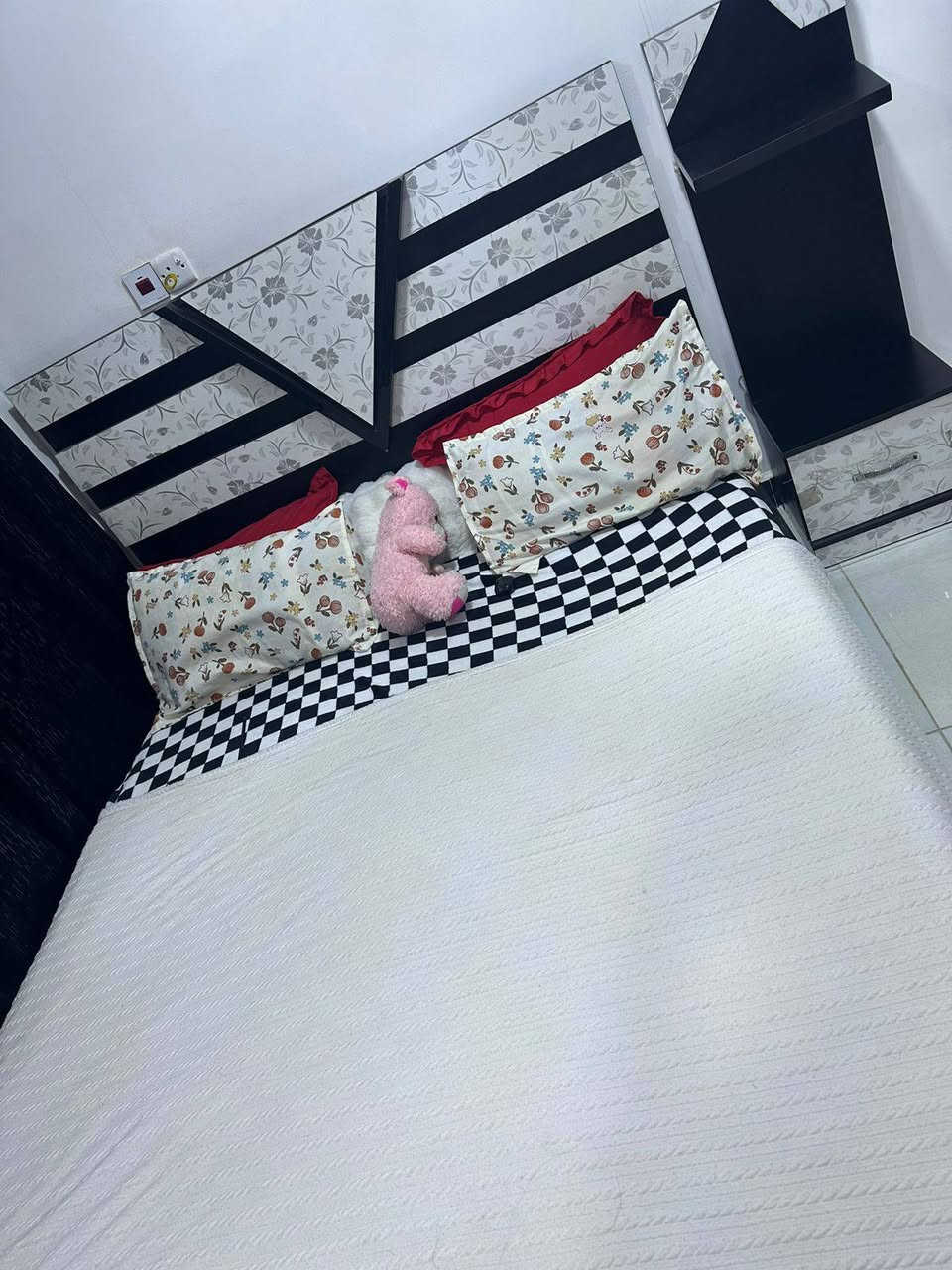غرفه نوم للبيع تحتاج بعض الترتيب سعرها ٧٥٠


**إذا كنت صاحب هذا الإعلان وتريد حذفه لأي سبب، رجاءا أرسل رسالة إلى الدعم الفني**