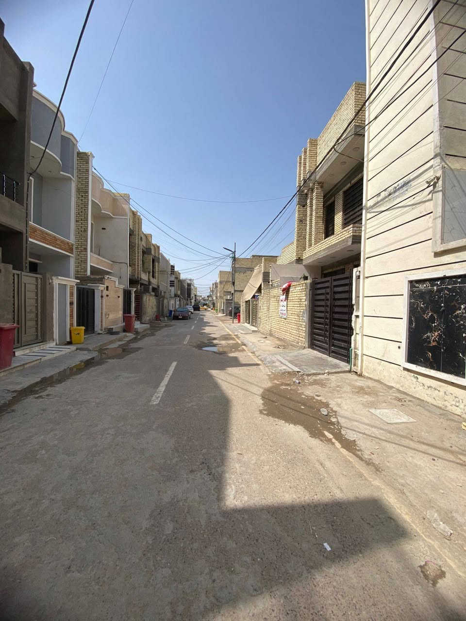 السلام عليكم البيت للبيع مساحة 150م استقبال معزول ومطبخ بارد ومطبخ حار وصالة وغرفتين وطابق ثاني غرفتين أسويت عنوان البيت الزعفرانية منطقة بيت بنية الفرع 13 
ألاستفسار ع الرقم: ***********
