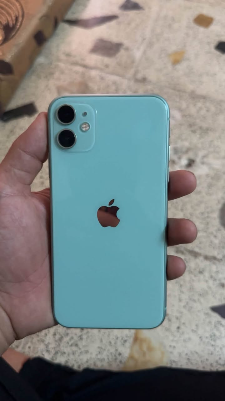 للبيع
ايفون 11عادي 
ذاكره128
بطاريه82
دبل سيمكرت Ch
بي فقط هاذا الصفار بزاويه ومامئثر شي شرط
مامفتوح شرط مايعبر هوه
نضافه90‎%‎
سعر260
***********
