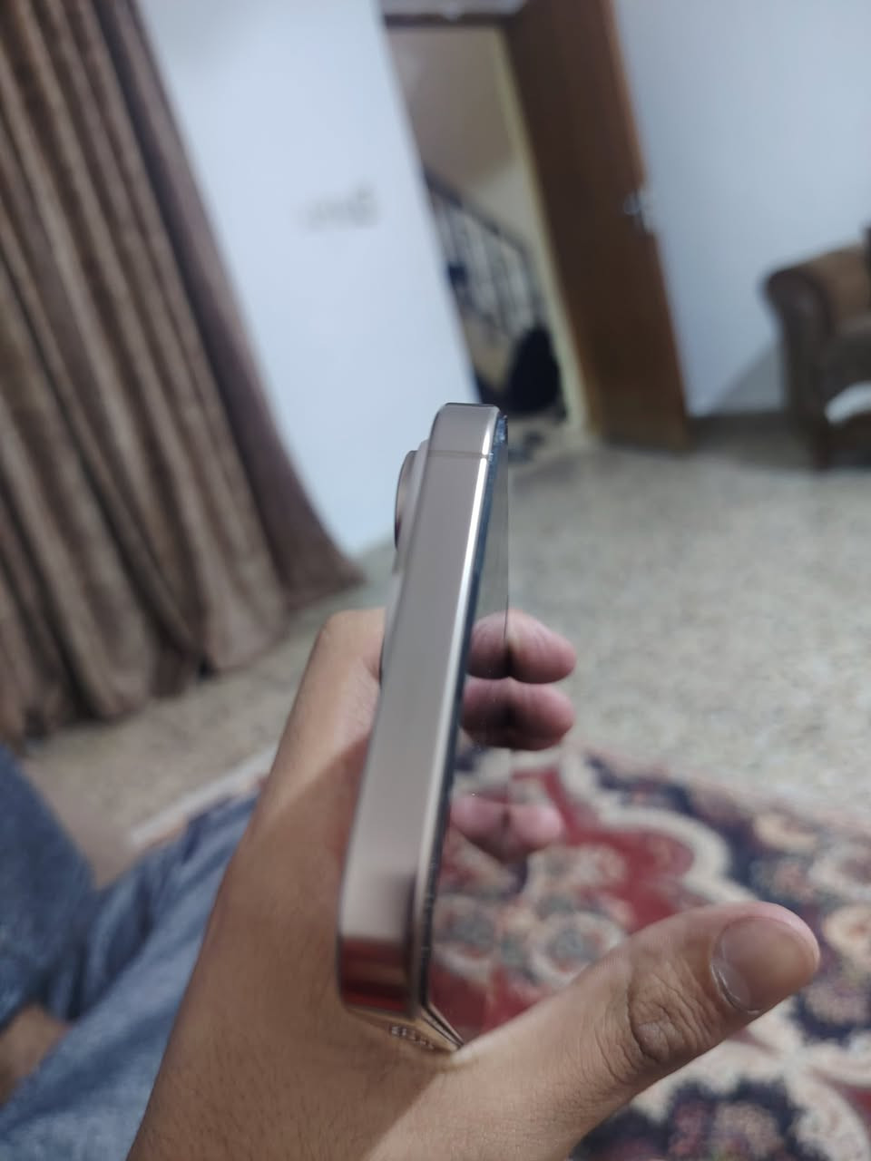 السلام عليكم آيفون 16 برو ماكس بطاريه 98 مده استعمال 6اشهر للبيع كارتونه مع واير شاحنه. سعر مليون 400 اتصال 
***********
