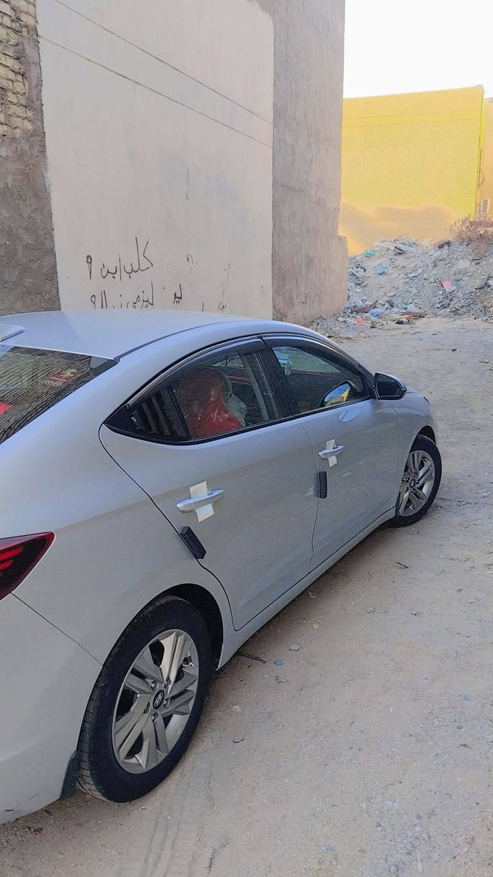 النترا موديل ٢٠ وارد كندي بيه قطعتين فقط جاملغ وبنيد   سليمانيه بسمي مكان سياره  بغداد حي الحسين السعر ١٣٥ وبيه مجال  ***********
