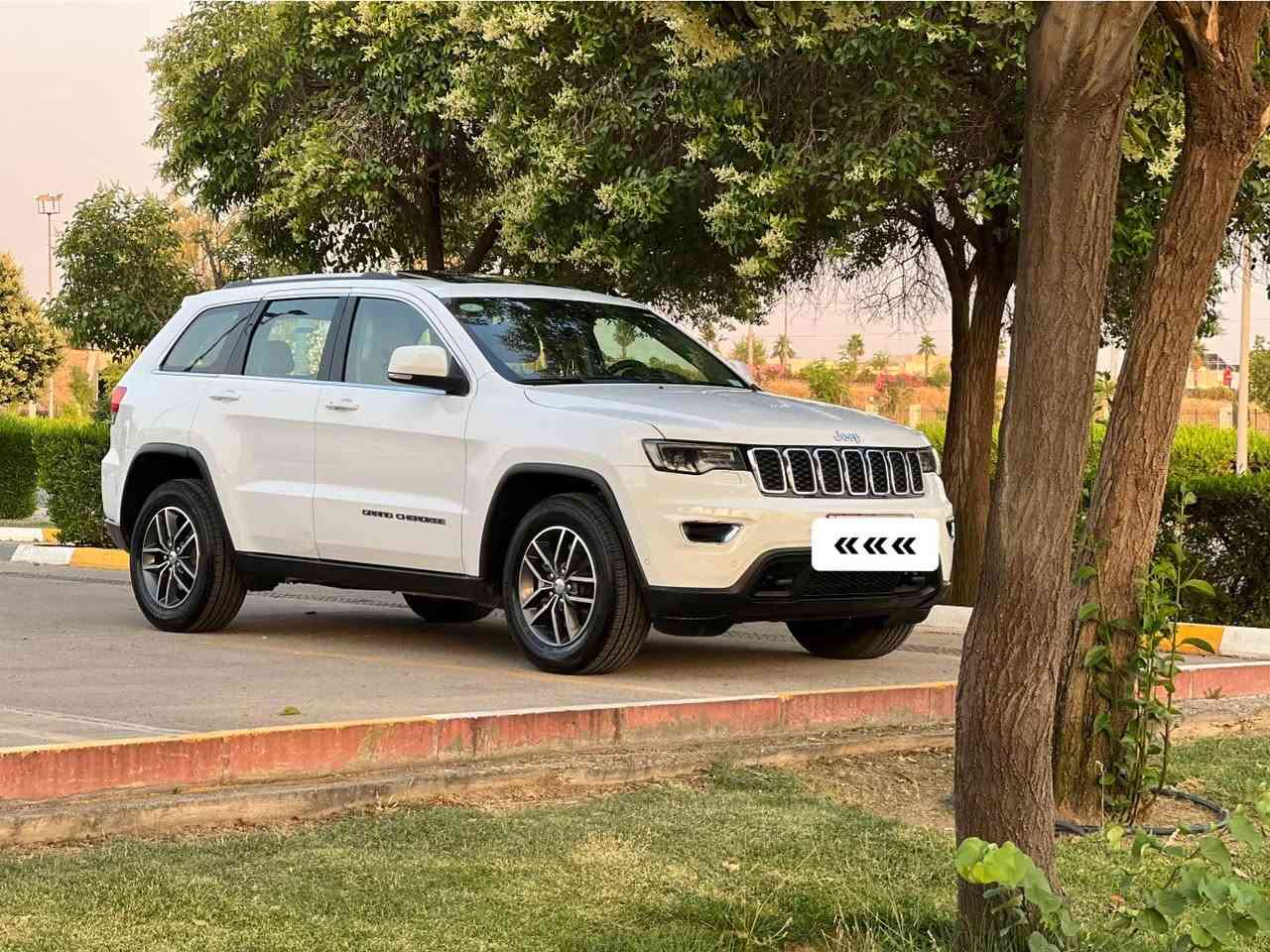 jeep laredo2018
جیب لاریدو ٢٠١٨ سیارە کلین تایتل دعامیة لدعامیة بشرط 
سیارە کلش نظیف نفس الشرکة باقي ماشیة ٤٨ کم سیارە مثل سفر کلش نضیف وحلوە فقط بیە رصعە کلش ضغیر 
والباقي کفالة عامة گیر مکینە کلە بشرط  والسعر خاص واتساب 
او رقم تلفون  ***********
