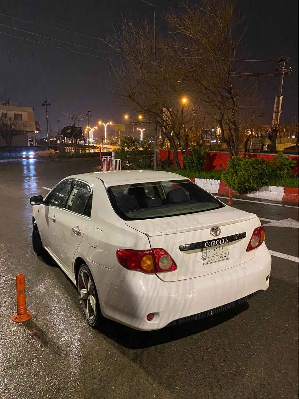 بیکاشۆ مۆدێل ٢٠١٠ ساغ 
موس و بڕاوە نیە 
بێڕەقەمە سەیارەکە
سەیارەکە سەیارەی ماڵە بێ مەسروف خاوێن
بێدەحم و لێدران گێرو مەکینە بەشەرت
ماڵی مەدەنی و هەموو شتێکی بەشەرت 
نرخی ٥٧ وەرەقەو محامەلە پارەی براوەیەکە
ژ.م ***********
شوێن ڕانیە رانية, السليمانية
