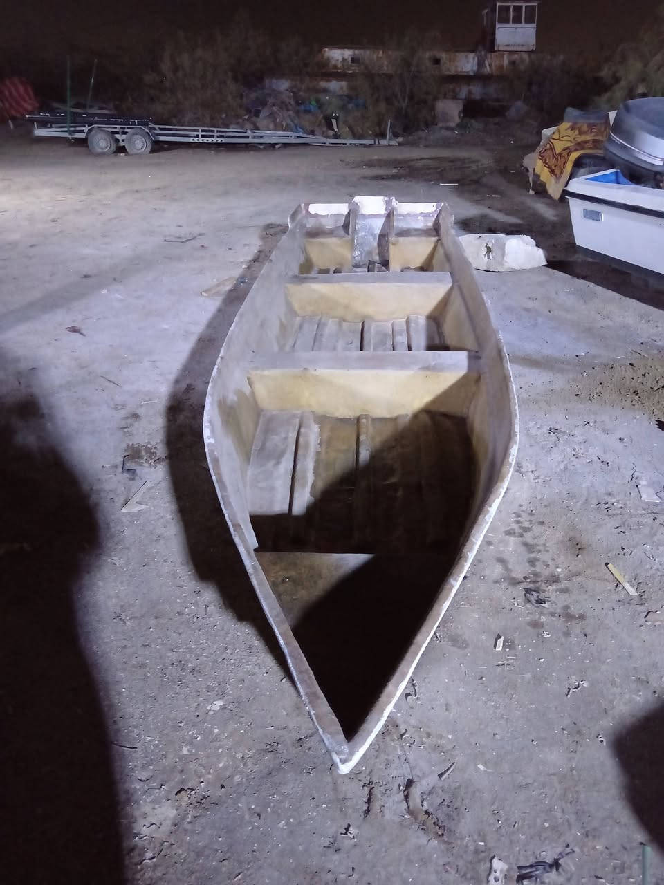 السلام عليكم كاتوره صب قالب طول ٥ونص سعر ٨٠٠ مكان البصره ***********
