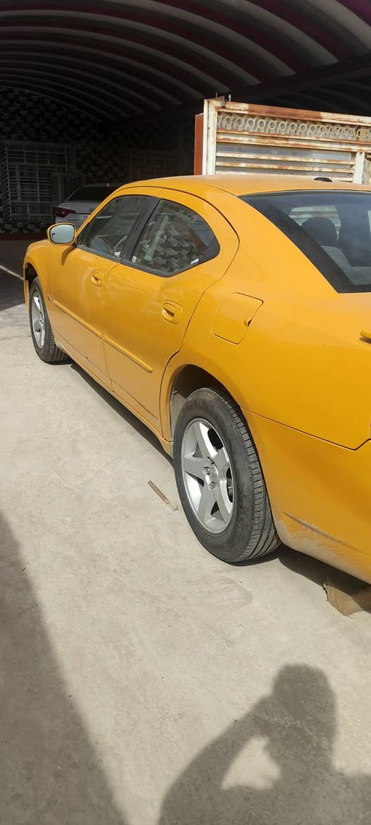 جارجر ٢٠١٠
خطهه كربلاء بغداد مكاني ديوانيه سنويه ورقم وهزه جدد صبغه جديده تخم تاير حداديه وكاردن جدد بيهه جاملغ امامي 
السعر ٩٠ تريد وكاله او تحويل 
***********
