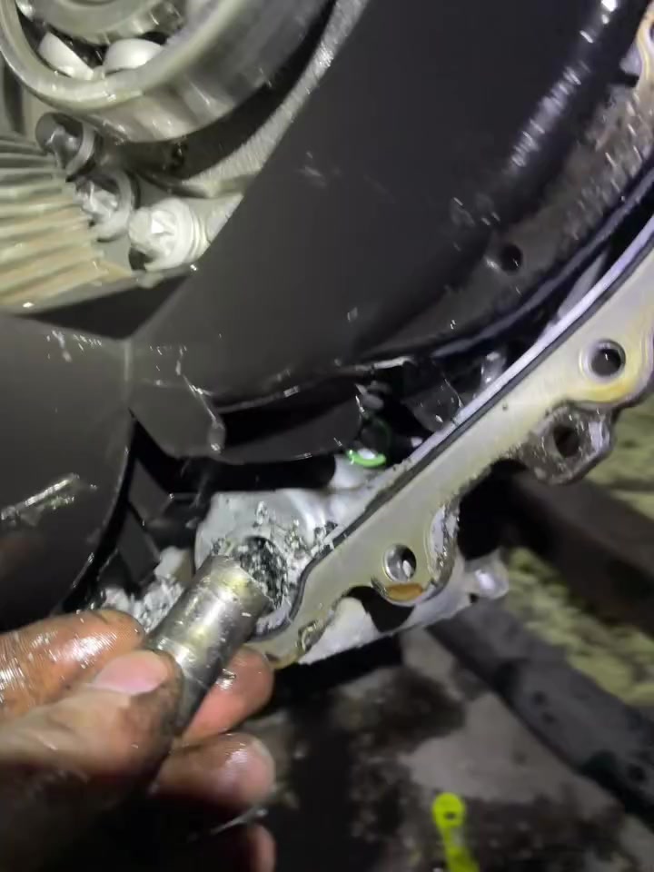 من قلب الحدث هاي البارحه قبل الفطور المشكله مو بس متفلش الماطور الدرايم شفت عاصي اب بطن الكير بوكس مالته اخوكم ابو جان للصيانه وقطع التسلا ***********
