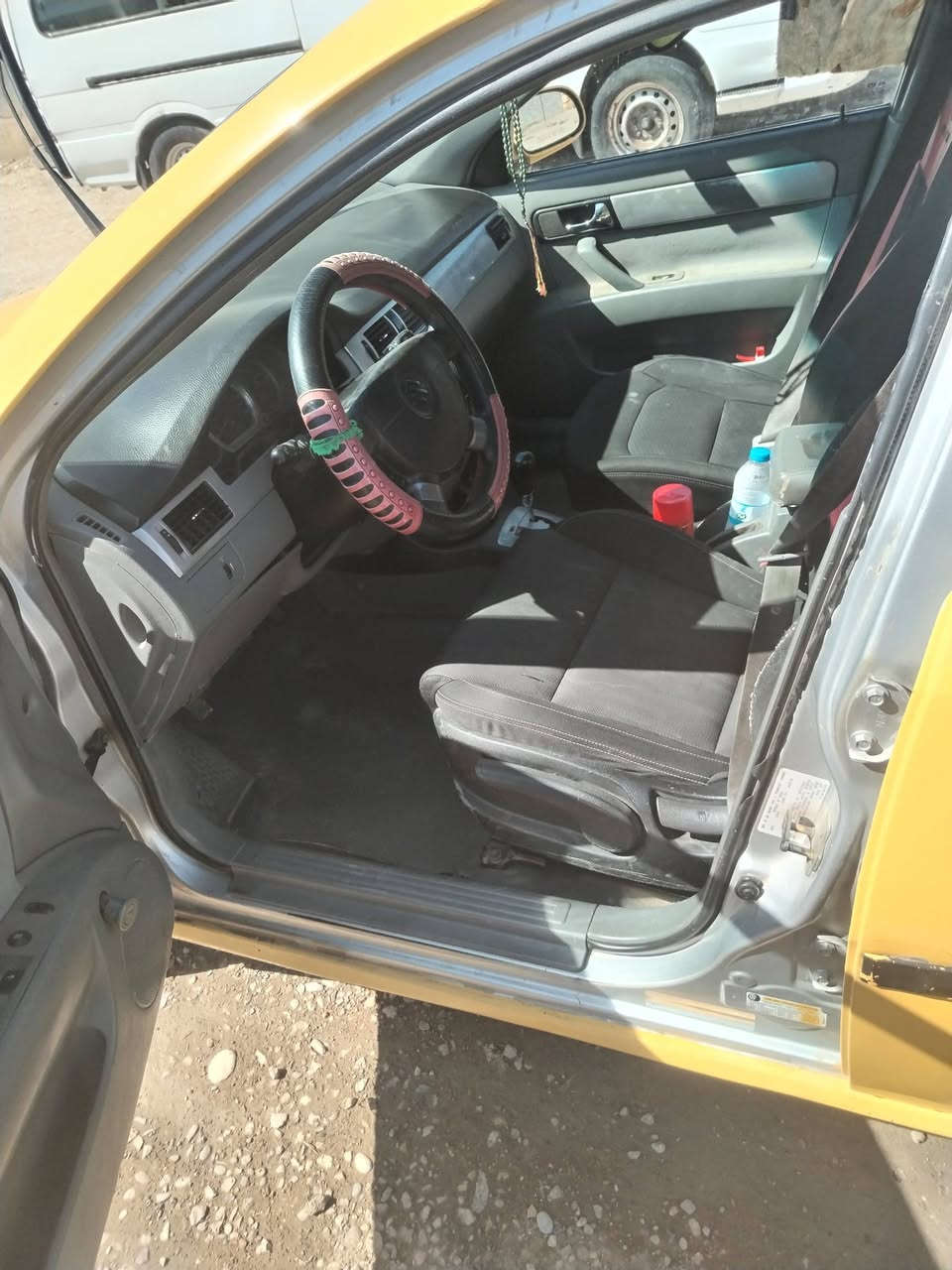 سلام عليكم ورحمة الله وبركاته
سياره فورنزا 2008 محرك 2000 ضرر جاملغ وبنيد وتبديل باب
السعر 52 وبيها مجال عنوان بغداد المعامل مصفره هيئه وغرامات
هاتف ***********
