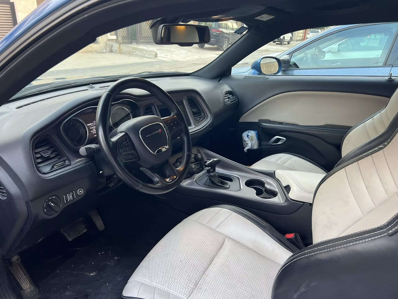 جالنجر  2023 GT
بيها تبديل بنيد وجاملغ جهة السايق 

والسونار مرفق مع الصور 

السيارة ماشية 29 ميل فقط 

ويل 20 

داخل جلد ابيض واسود 

السيارة متواجدة في بغداد او ديالى 

 معرض النبأ العظيم

السعر 177$ وبيها مجال بسيط 

للاستفسار على الارقام التالية 

***********

***********
