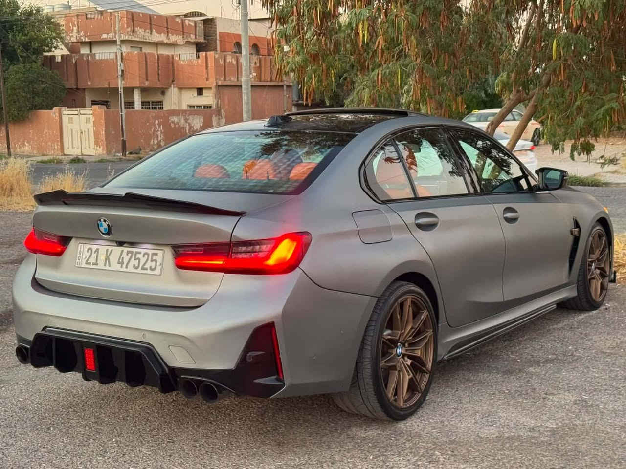Bmw 340i 2023 S drive  
V6 twin power torbo 
كامل سيستم كزوزي لةسةرة 
سةروي 400hp 
سبغ عام نفتي مات
پشت و پيش كةپس بئ ژورئ
هةندةك ناو دةركةي هةية 
فول فول نا پرتةقالي

سعر ٢٥٥ ورقة 
***********
تكاية بةس تلفون بكةن لة واتساب و كورك أربيل, العراق

