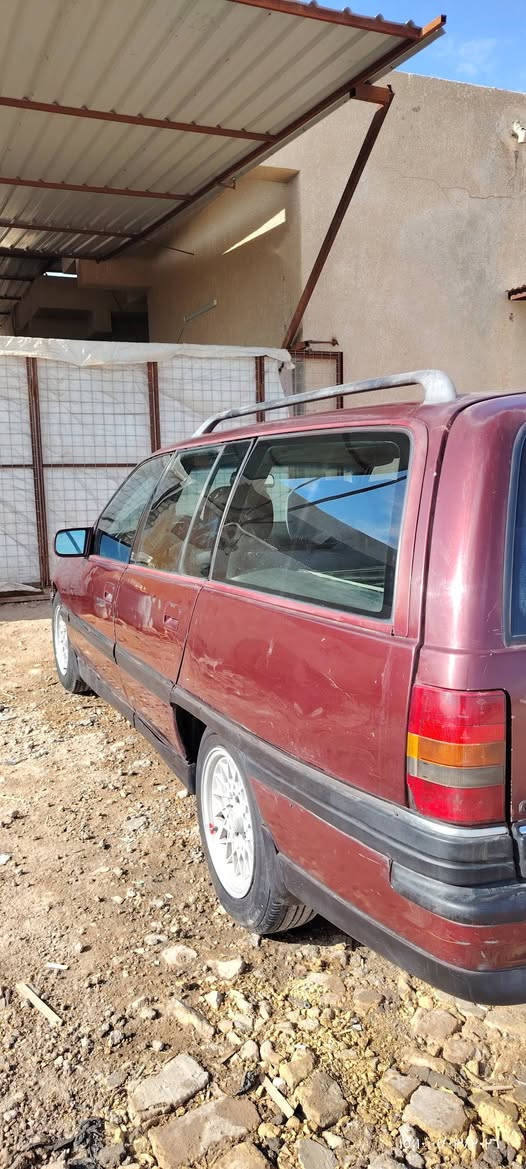 السلام عليكم اوميكا ستيشن حجم ٢٠ كير اتوماتيك رقم بغداد مسطرة بسمي مكان الديوانية محرك حاوية كير جيد صدر جديد تخم تاير جديد السعر ٣٣وبيه مجال *********** واتساب
