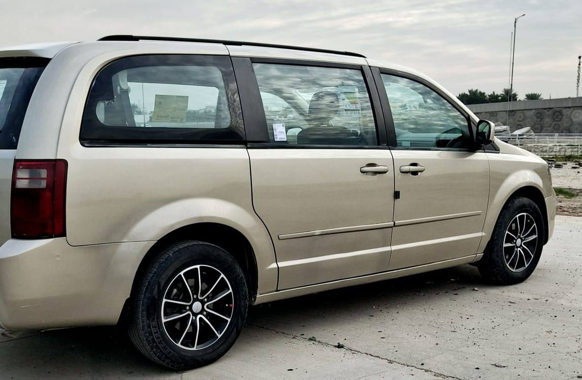 السلام عليكم دوج كرفان ٢٠٠٨ وارد أمريكي مكينه ٣٣٠٠  السياره بدون حادث بدون تبديل داخله كلين بيهه صبغ بالعراق مكانات ابيع حزام رقم بغداد تحويل مباشر ماشيه ١٥٠ الف فول مواصفات عدا الابواب ميكانيك ثلاث قطع تبريد سبعه راكب جام سته كهرباء شاشه بالسقف   كشنات بلع كشن السايق كهرباء كير مكينه مكفولات صدر أمامي وخلفي نضيف تخم تاير تبريد تتدفة شغاله السعر (   ١٠٥  ) بيهه مجال الاتصال   ***********  مكان بغداد
