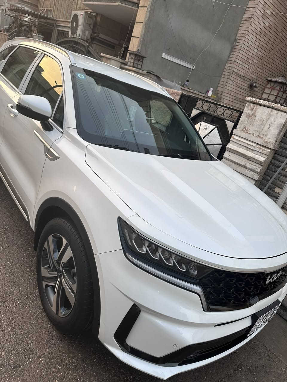 السلام عليكم
كيا سورنتو موديل 2023 خليجي محرك 3500 ستة سلندر السيارة مكفولة كفالة عامة من الصبغ والبارد من عدا رصعه بسيطه بالباب الخلفيه فقط باقي السيارة كفالة السيارة اخت الزيرو ماشية 16  السيارة رقم بغداد الإنكليزي وبأسمي .
مواصفات السيارة فول قماره حديد
والمكان السيدية 
و
وهذا رقمي ‭0790 129 1286‬
