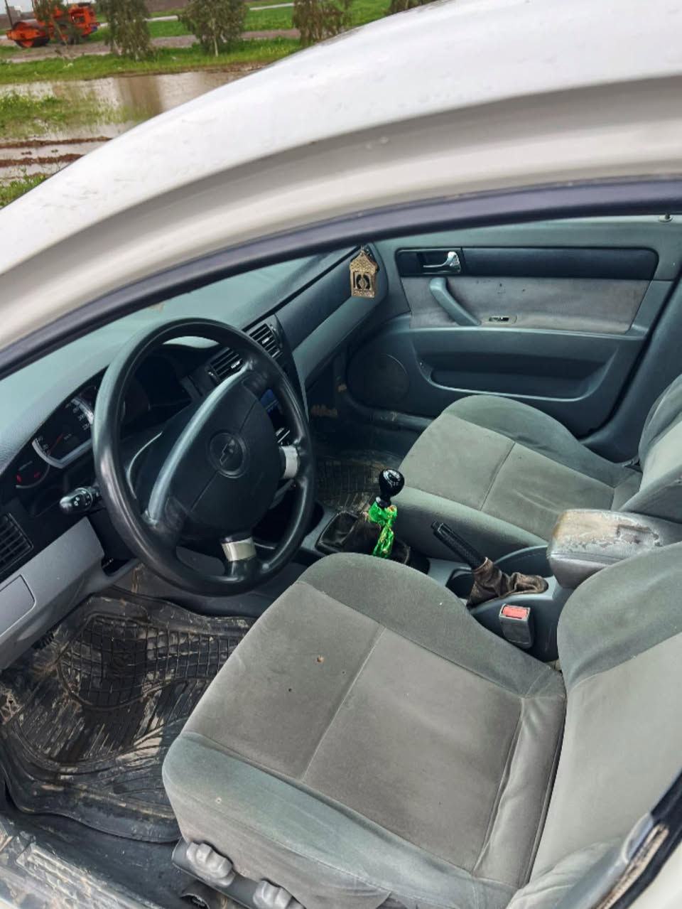 سلام عليكم 
شوفرليت اوبترا موديل 2007  
صبغ حزام بيها ضربه بسيط بالصندوك بجم كبس سنوي ورقام كلو جديد شرط تحويل وكاله 
سعرها 57 وبي مجال اتصل الأرقام ***********/  ***********
