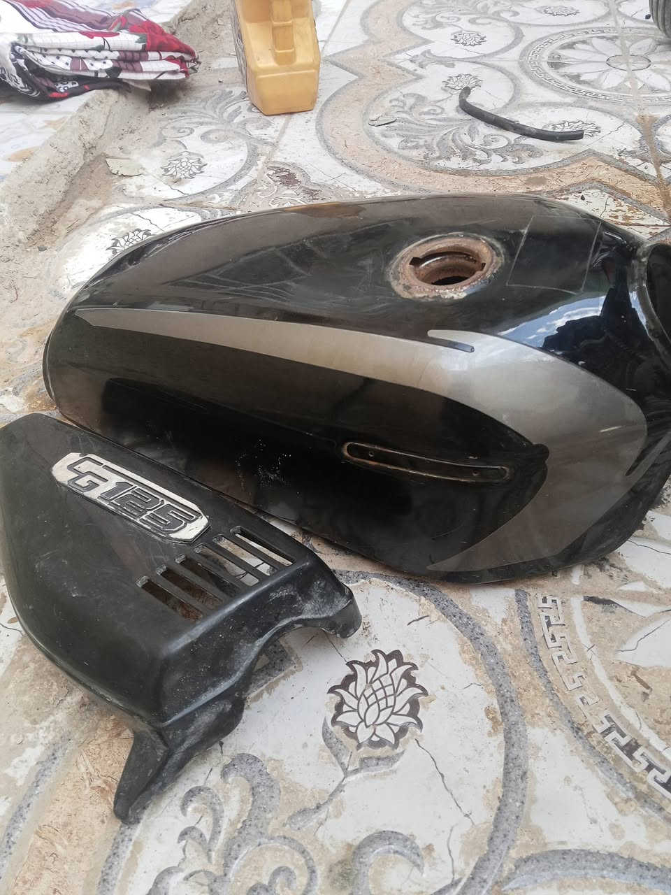 سلام عليكم صالنصه وحده كاتم وحده صوت  عدد 2 وتانكي اسود وكابريته كلهن ب 50 شراي خاص وبيك خير وتدلل رقم واتساب فقط ***********
