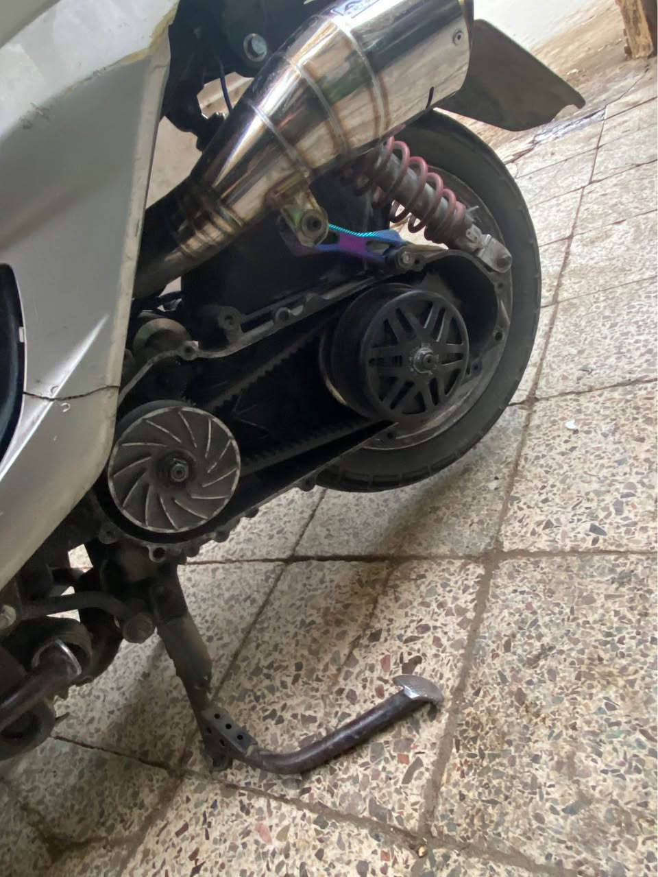 سلام عليكم سكنس لدراجة للبيع بدون الشوته البيهه موجوده لبلاديه لد مكينتهه محور شمعه بريكات دسك امامي خلفي مكينه 58.5 كلجات زوج رياضي دراجة بيهه نقوصات واير سكليترهه مكطوع ابيع شغال اكفلك لمكينه من لصوت ولتبخير سعر 625 وبيهه مجال 
رقمي:***********
مكاني:الحريه ساحة عدن بغداد, العراق
