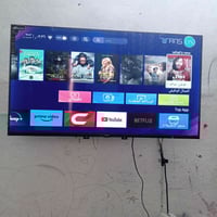 شاشه حجم 43للبيع السعر 150مستعمله 10ايام فقط رقم 07709943716 غير متواج...