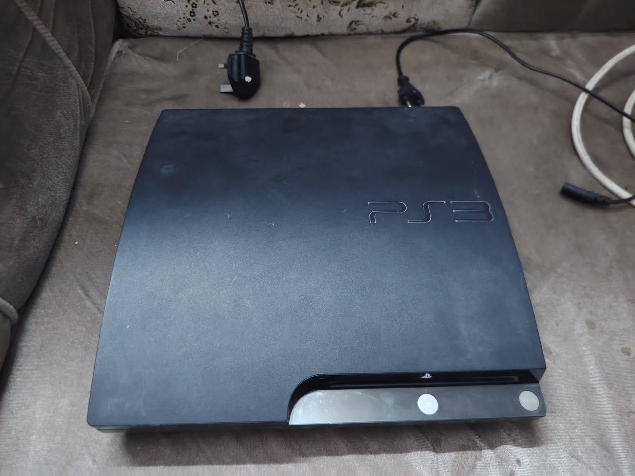 السلام عليكم 
بلي 3 سلم مهكر بي العاب تخبل هارد داخلي 320G 
ملحقات كامله نقص شاحنه جوستك جوستكات 2 اصليات
السعر خاص والموقع بغداد البياع


**إذا كنت صاحب هذا الإعلان وتريد حذفه لأي سبب، رجاءا أرسل رسالة إلى الدعم الفني**