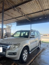 باجيرو • ٢٠١٠ • فول مواصفات