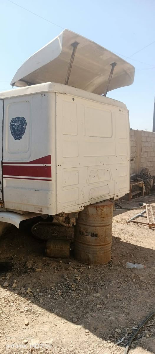 للبيع قماره سكانيا 113 سقف ناصي بلاديه كامله سعرها ١٠ ورقات واي استفسار *********** مكانها بغداد السياحي .
