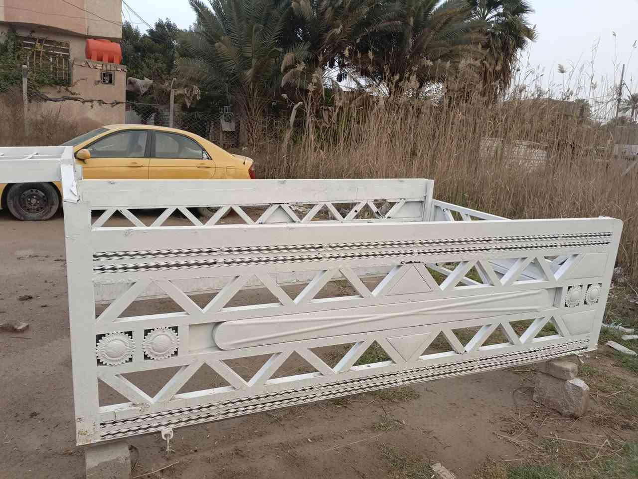 السلام عليكم محجر جديد للبيع المكان كربلاء حي العباس السعر 200 وبي مجال الشراي يتصل ***********
