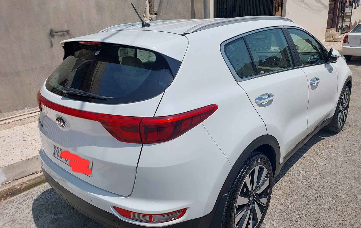 السلام عليكم، للمراوس فقط
سبورتج ٢٠١٧ سلوفاكي خليجي أربيل رقم وسنوية جديد كفالة من الصبغ والتبديل بيها بارد جدا بسيط
كير ومحرك وصدر مكفولات
ماشية ١٣٠ الف 
مواصفات حساسات امامي وخلفي
تبريد امامي وخلفي
مري شفط
تحكمات ومود درايف ونظام منحدرات
مراوس توسان ١٩ او ٢٠ ويفضل رقم شمالي 
السعر ١٨٢ 
رقم الهاتف *********** متوفر واتس
