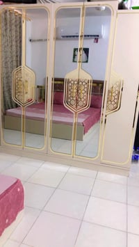 غرفه تركي ٨ قطع نظيفه استخدام قليل لمعرفه السعر الاتصال بهاذ الرقم 077...