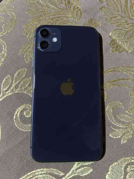 متاح آيفون 11 العادي النظافه فول الذاكره  64 البطاريه 78 نموذج Mفيس إيدي شغال ومبدل شاشه تفصيخ جيب وياك أبو صيانه السعر 225 وبي مجال قليل المكان الحبيبيه ***********
