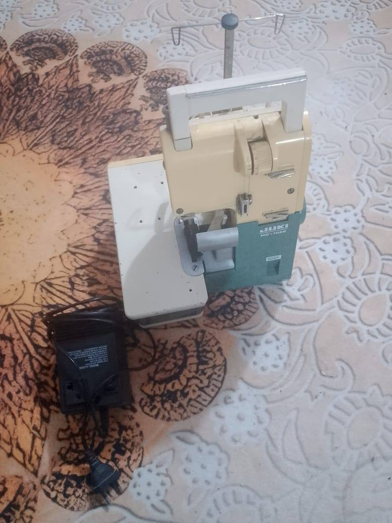 السلام عليكم مكينة اوبر للبيع نظيفة كاملة الاغراض للتواصل خاص او عالرقم ***********
