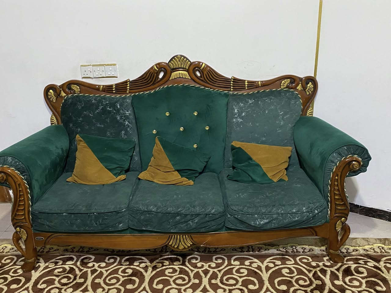 التخم 650
الكاونتر 650
ميز الطعام 300
الكراسي 30
البرده ب 20 
طبلات 50
الساحبه ب 80
الطباخ فرن عاطل 250 
وكلهم بيهم مجال


**إذا كنت صاحب هذا الإعلان وتريد حذفه لأي سبب، رجاءا أرسل رسالة إلى الدعم الفني**