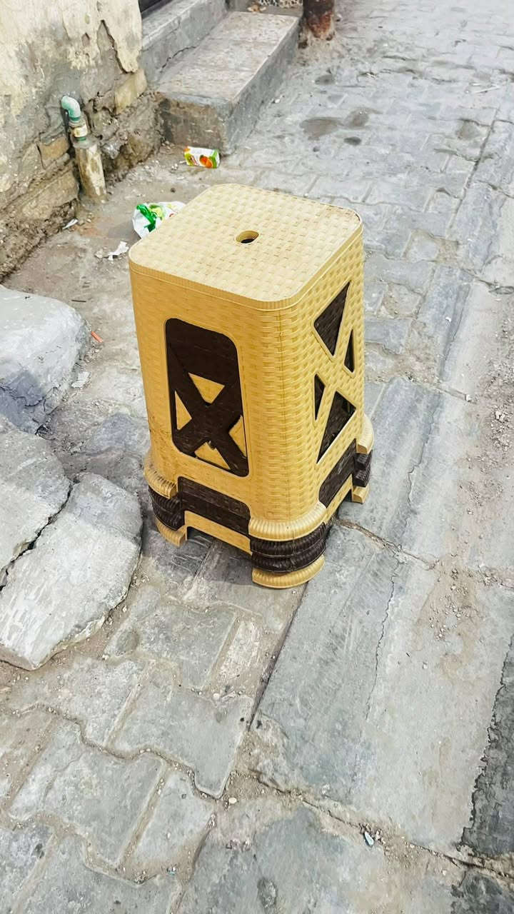 مدينه الصدر 
الديوان 21متر نضيف بس يرداله غسله 
***********
