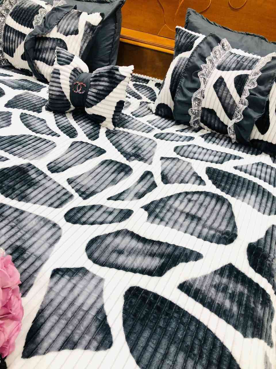 فرشه نفرين خاولي شتائي
٤ وجوه مخاد وكوشه فيونكه
🤍🖤
السعر ١٥
يوجد خدمه توصيل محافظات🚗
@إشارة


**إذا كنت صاحب هذا الإعلان وتريد حذفه لأي سبب، رجاءا أرسل رسالة إلى الدعم الفني**