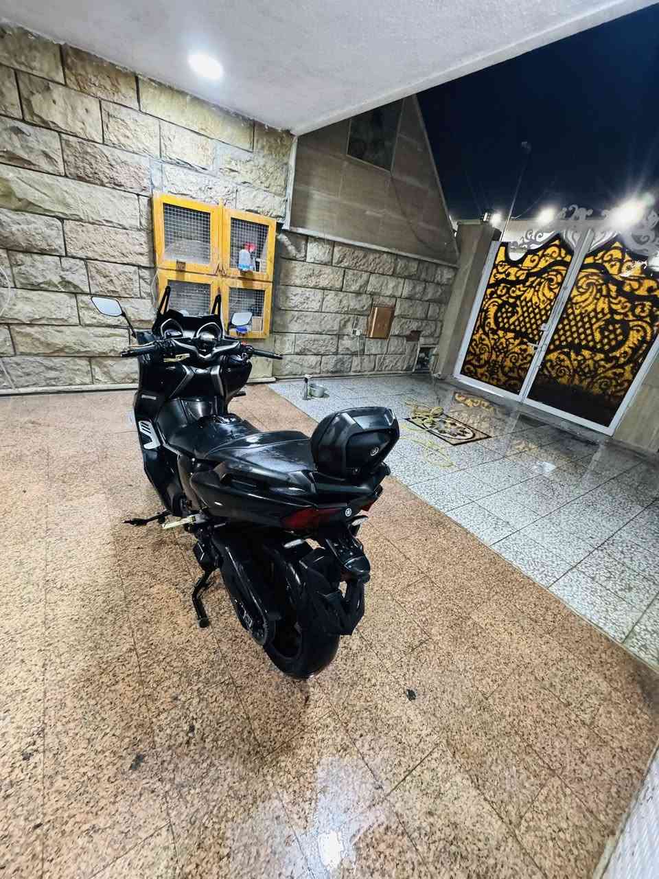 سلام عليكم   YAMAHA 🇯🇵 DX 2019 TAMXدراجه  معروفه مواصفات DX مثبت سرعه    نضام S+T نضام ABS تدفئه يدات +كشنات الجامه تصعد وتنزل بيها يدات رياضي وطلاعات وسايد بريك رياضي وستان وعضمات رياضي بيها قطع كربون اصلي /مكاني بغداد ولسعر خاص***********
