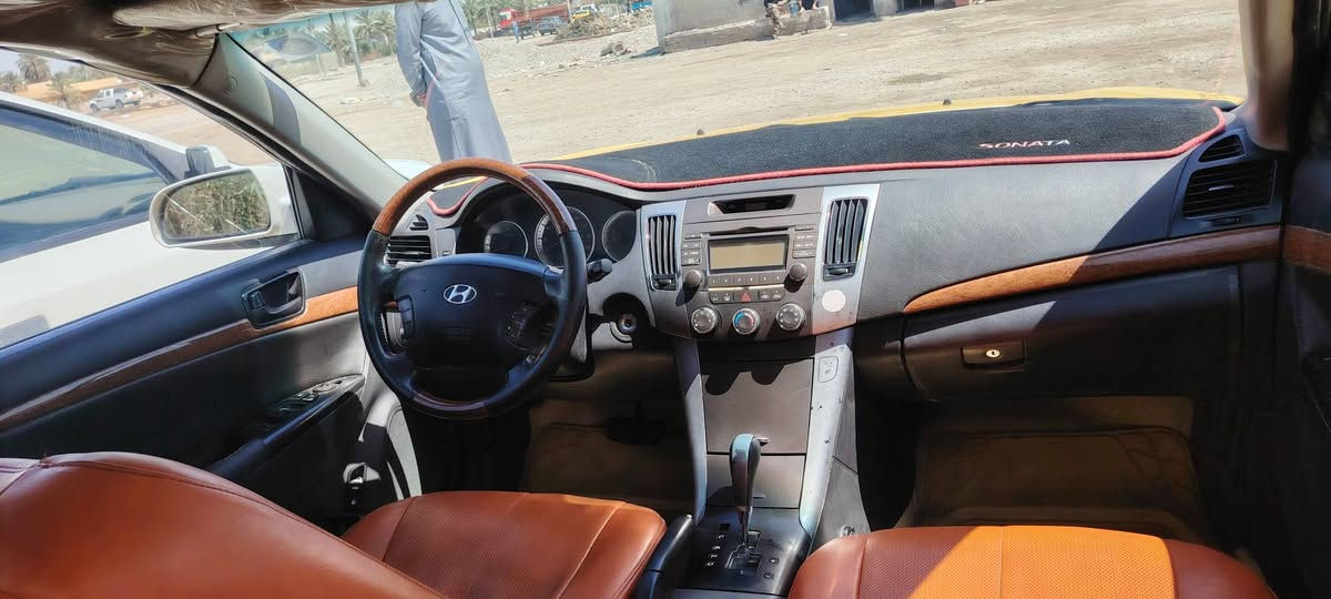 السلام عليكم سوناته للبيع 2010 سياره جديده مابيها اي نقص كير مكينه حداديه كلهن جدد تخم تاير جديد  مداور ثاني يوم تبريد خير من الله السعر 65 وبيها مجال مراوس وبيع ما اتواجد عالفيس الشراي يتصل
***********... العنوان دوانيه قضاء الحمزه الشرقي
