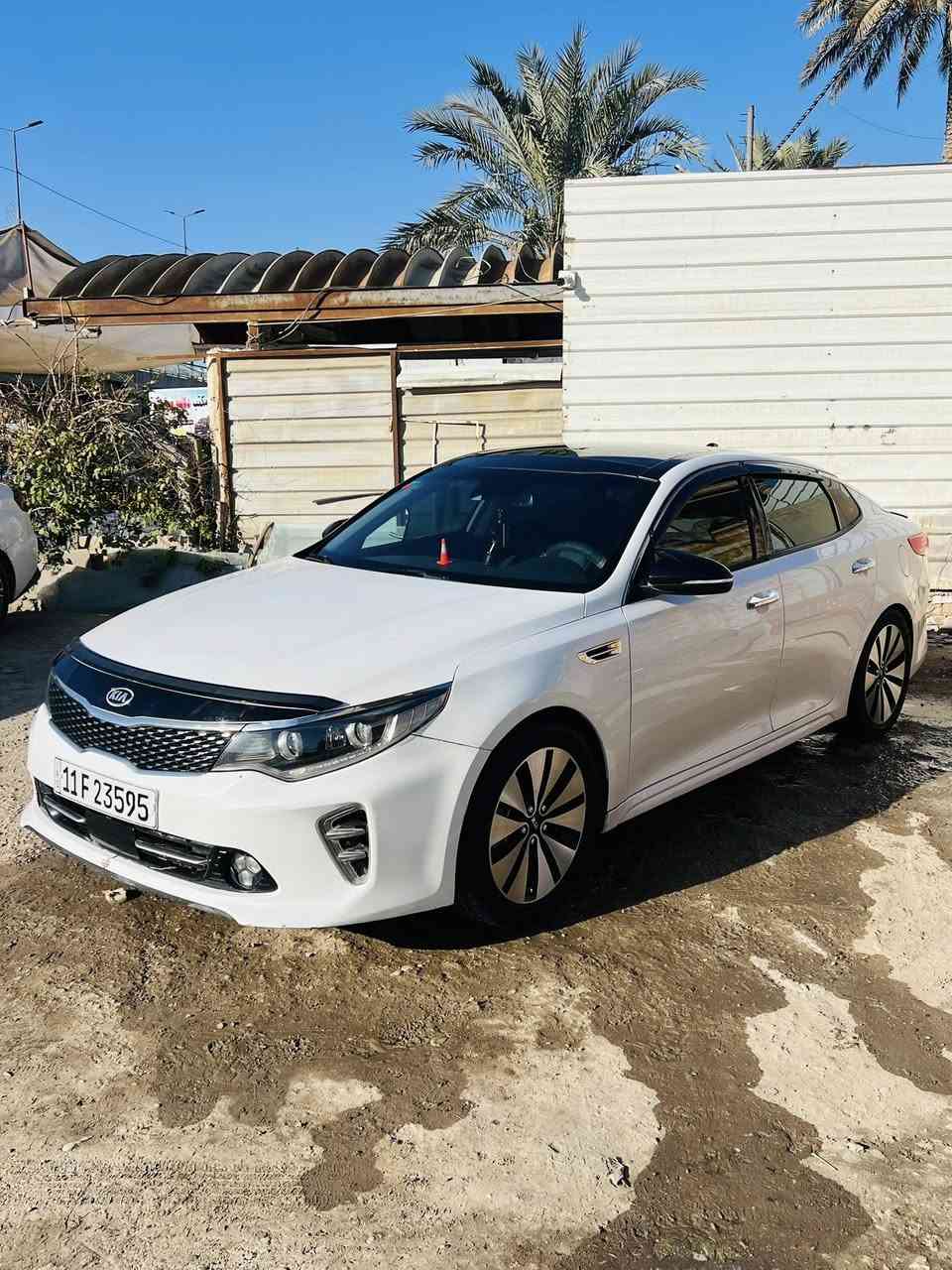 السلام عليكم شباب اوبتيما للبيع موديل 2017 وارد امريكي 
فول فول موصفات محرك 2400 ماشيه 140 مايل رقم 
بغداد صبغ جاملغات امامي وبنيد بدون دواخل بدون ارباك 
السعر 144 وبيها مجال بصيط العنوان بابل شارع 60 
قرب مجسر الطهمازيه الهاتف ***********
