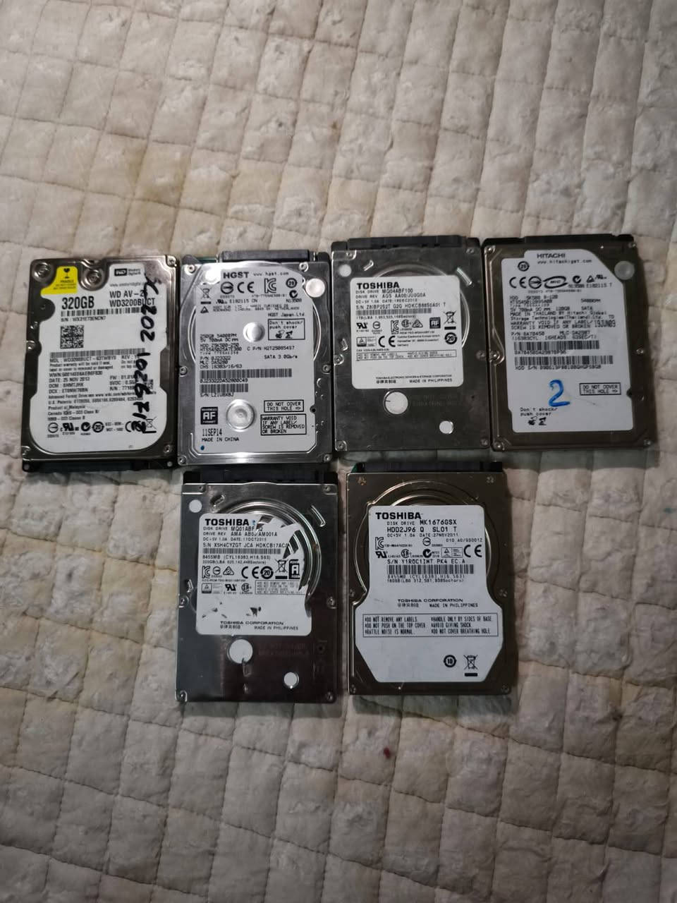 قطع غيار
الهاردات: فحم كل هارد بي مشكله خاص ومنهن هارد تيرا شغال بس هيلثه 25 والباقي بيهن مشاكل متعدده السعر شلعه (15) مفرد (3) 

المعالجات: شغالات السعر شلعه (10) مفرد (5)

كارت شاشه: شغال السعر (5) 

الجوستك: شغال بحاله معقوله السعر (5)

البطاريات: شغالات السعر (15) 

قارئ اقراص: اللابتوب اربعتهن السعر (10)  الحاسبه اثنينهن (5) 

شاشات: فحم كلهن السعر (15) 

مذربوردات: فحم كلهن السعر (10) 

باقي القطع كلهن من مراوح وكروت واي فاي والخ.. السعر (10)

متوفر توصيل لجميع المحافظات 5000


**إذا كنت صاحب هذا الإعلان وتريد حذفه لأي سبب، رجاءا أرسل رسالة إلى الدعم الفني**