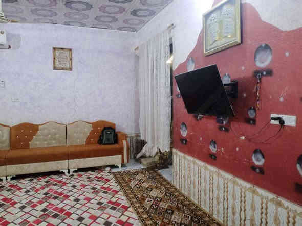 السلام عليكم
مكلف بالبيع
بيت زراعي للبيع مساحته ٢٠٠ متر
مع قطعه مسيجه بصف البيت ٢٠٠ متر
شارع المحطه نهايته يم المولد
كافه الخدمات متوفره من ماء كهرباء تبليط
مدارس ٢ قريبات عليه مركز الشرطه مسافه عنه
المعلب قريب عليه
لسعر المطلوب
البيت ٦٠ مليون
القطعه ٢٠ مليون
للاستفسار
***********
 للاتصال او وتساب
