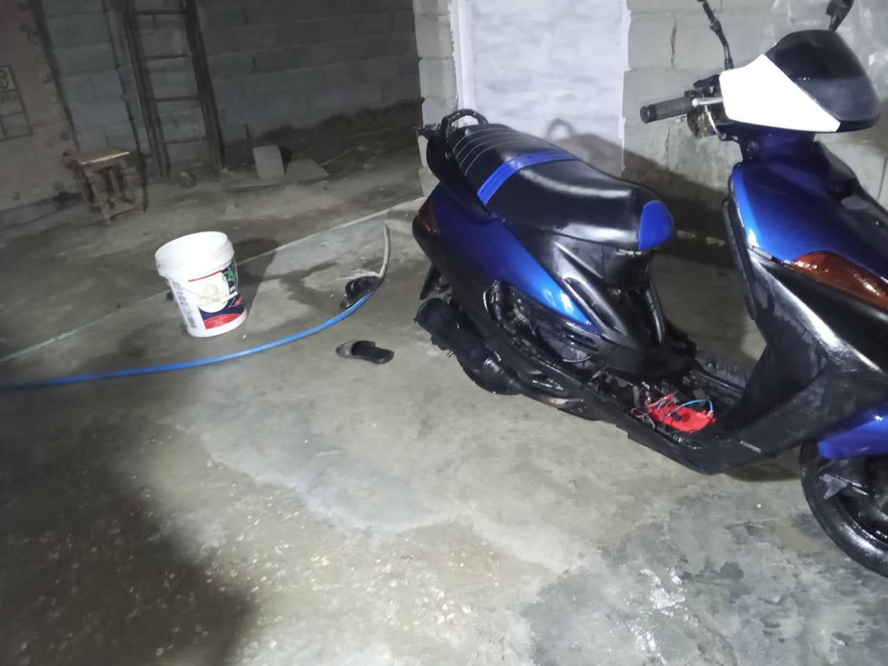 فراشة 140خير من الله كهربايات كله شغاله الدراجه سلف وهندر بس نقص باتري تعبان محتاج تبديل وكاعيه مال الدوسه ومستعجل عله بيعته السعر 150وبيه مجال بسيط مكاني واسط صويره ***********
