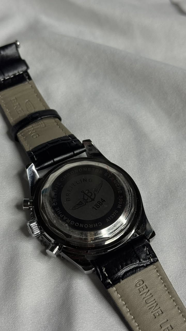 ساعه طيارين من Breitling Navitimer

كوبي ماستر درجه اولى 

• لون مينا برونزي
• اطارها دوار
• توقيت يومي
• سناتر شغاله stop watch
• سير جلد طبيعي اصلي
• هيكل فولاذ مقاوم صدأ

الساعه جديده بعدها بالستيكر مالها 

سعرها 35 الف

موجود توصيل كل المحافظات


**إذا كنت صاحب هذا الإعلان وتريد حذفه لأي سبب، رجاءا أرسل رسالة إلى الدعم الفني**