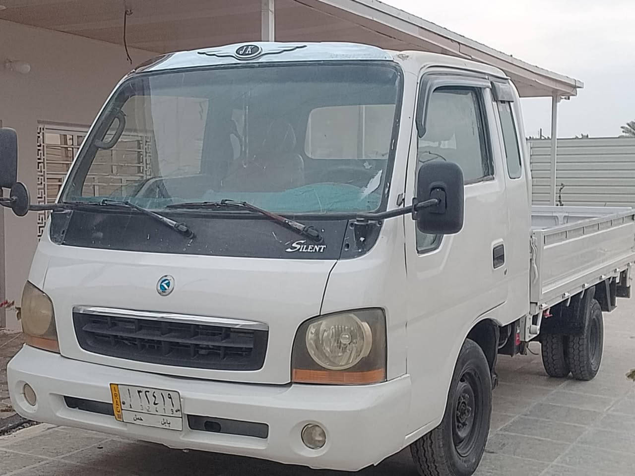 سلام عليكم كيه ام عيون موديل 2000 كير ومحرك واكسل شاصي مكفول كهربائيات شغاله دوشمه ورضيه جديده رقم موبايل ***********
