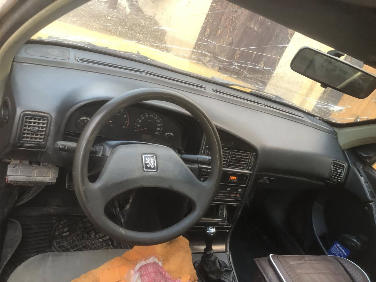 السلام عليكم بيجو روى موديل ٢٠٠٨ سياره مكينه حلوه وكير الواحد مرات يفلت مو داءماا سياره حلوه وجاهزه كهرباءيات مازدات جدد سنويه عضم عاج راعيهه ماندله اتكفل سرقه وعشاير رقم الماني  عارضهه ب١٢وبيهه مجال للناس الفقره التريد تعيش 
مكاني جسر ديالى 
***********
