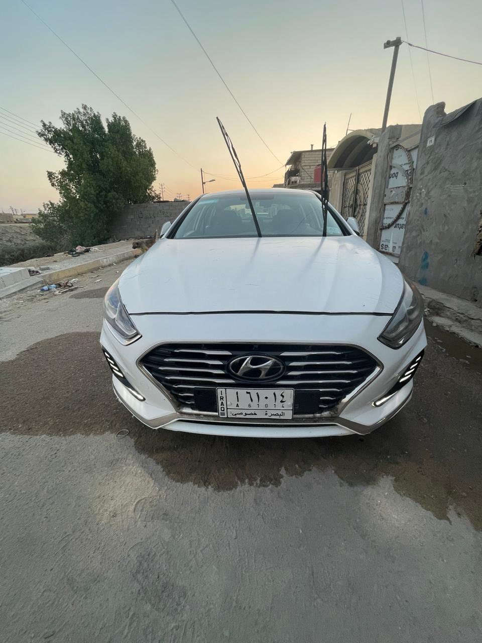 السلام عليكم
سوناته 2019 وارد امريكي حادث جاملغ وقليل من البنيد صور الحادث مرفقه محرك GDI
مواصفات السيار SE
شاشه كبيره
تحكمات ستيرن
كامرة دوارة
نقطه عمياء
السياره رقم بصره 
سعر السياره 145 وبي مجال. ويمكن مراوس 
للاستفسار اكثر. ***********
